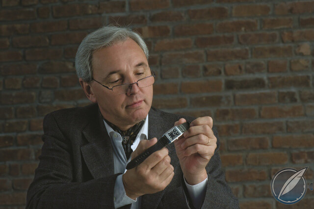 Eduardo Fagliano inspecting the Jaeger-LeCoultre Tribute to Reverso on one of his own straps