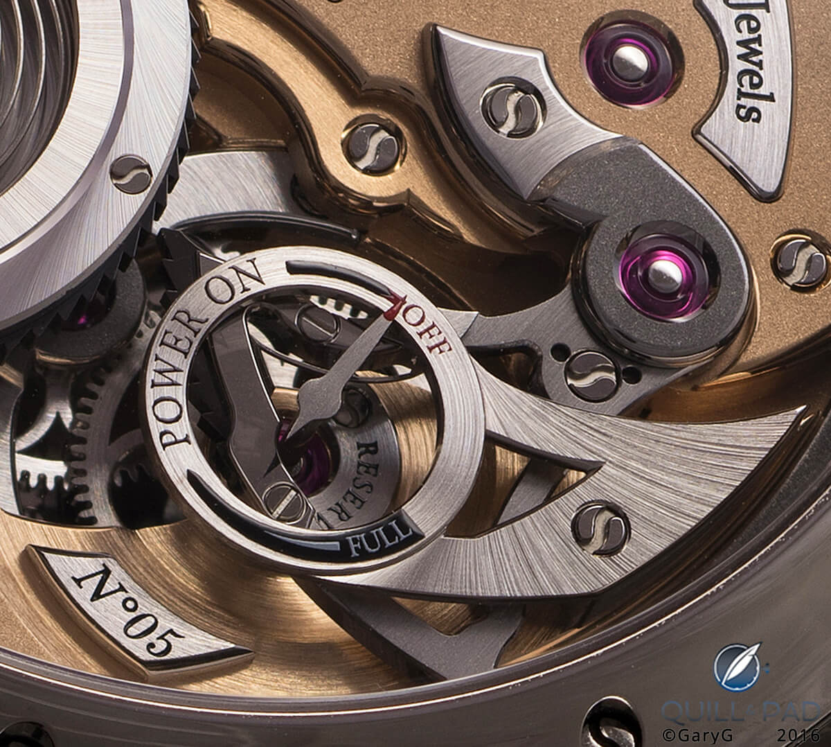 Movement detail: winding system and power reserve of the Romain Gauthier Logical One