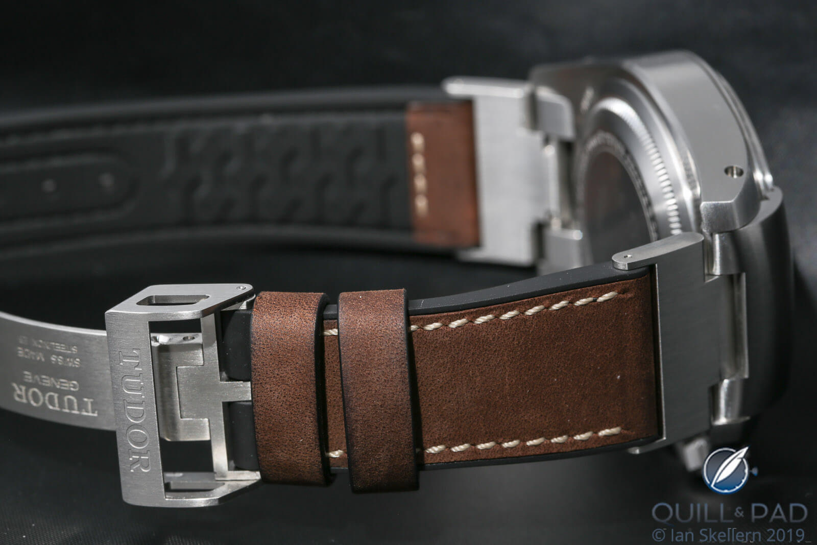 Buckle and strap of the Back of the Tudor Black Bay P01