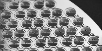 TAG Heuer presenta el TH-Carbonspring y el Carrera Astronomer