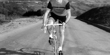 Breitling rinde homenaje a Eddy Merckx con un B01 Top Time