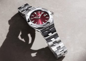 Vacheron Constantin amplía la colección Overseas con un nuevo tamaño