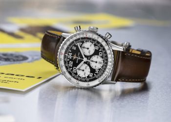 Breitling suma dos Navitimer de cuerda manual a su colección permanente